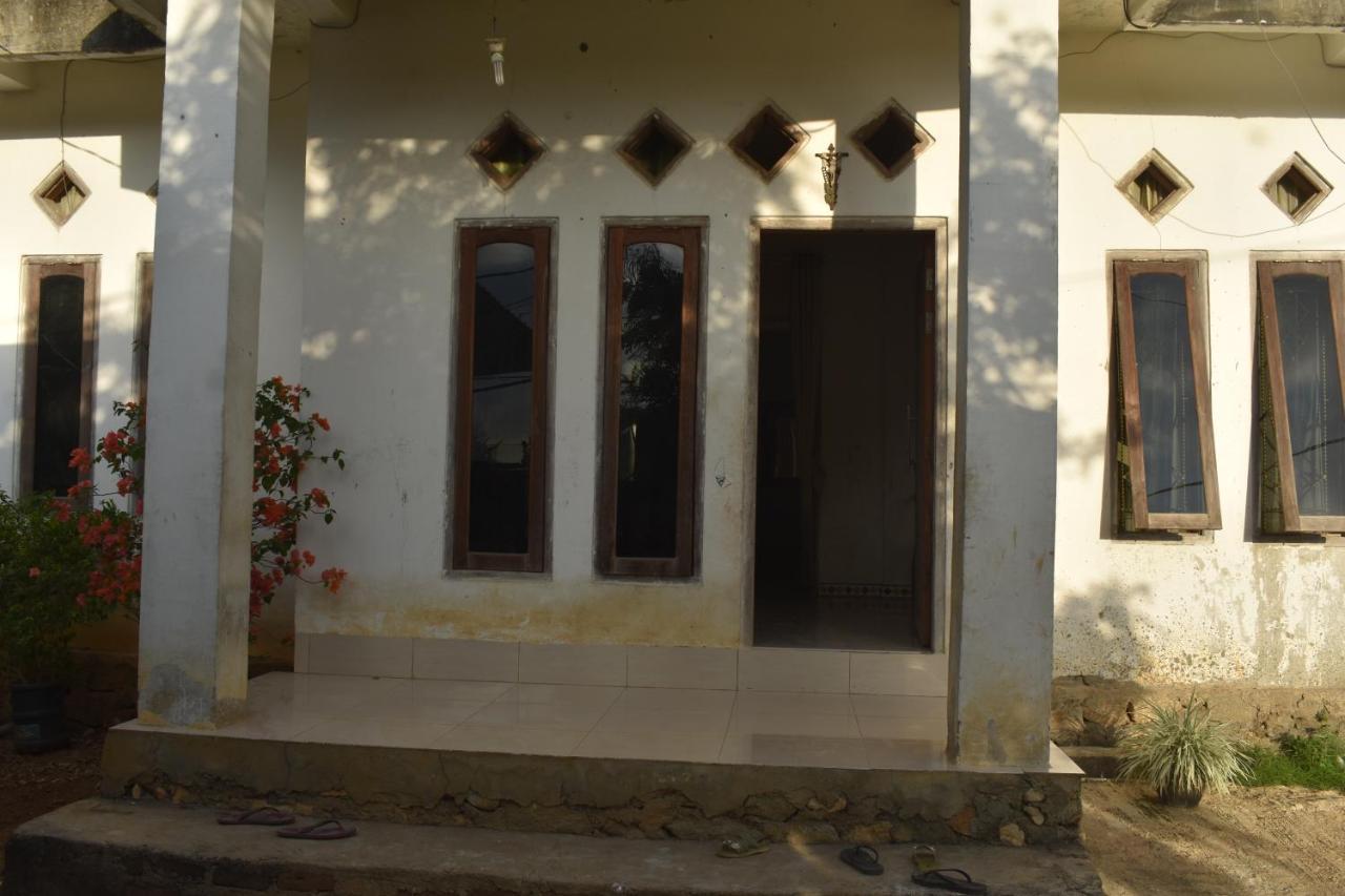 Four-G Home Stay & Komodo Tour Labuan Bajo Zewnętrze zdjęcie