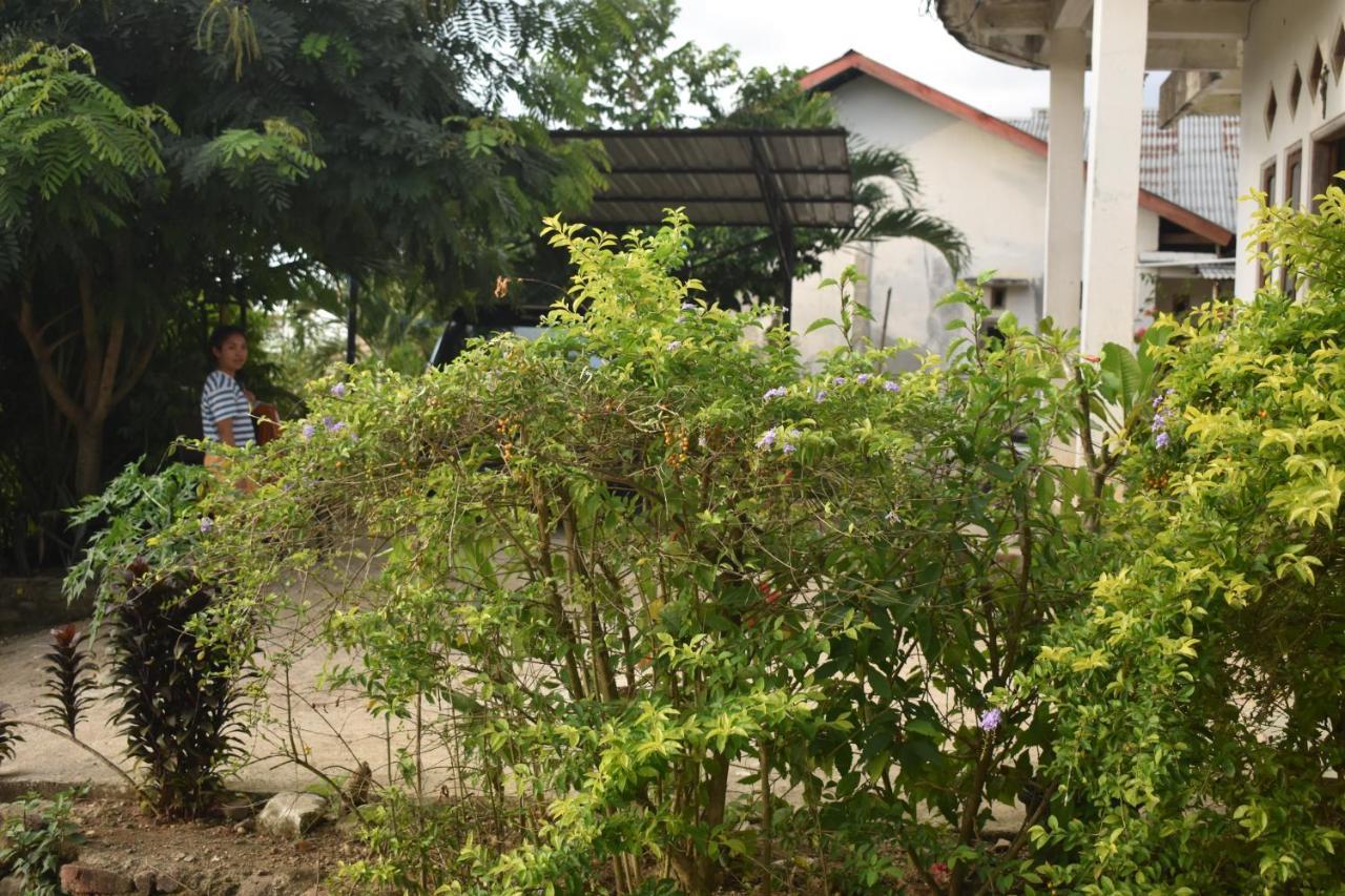 Four-G Home Stay & Komodo Tour Labuan Bajo Zewnętrze zdjęcie