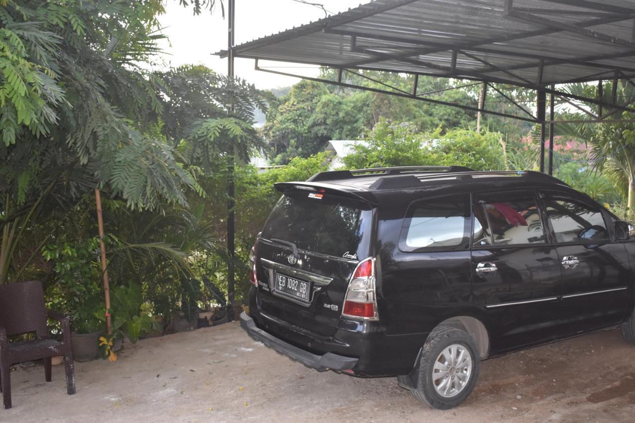 Four-G Home Stay & Komodo Tour Labuan Bajo Zewnętrze zdjęcie