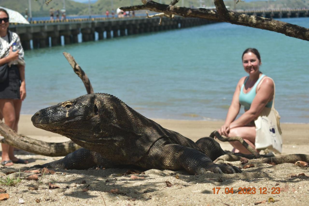 Four-G Home Stay & Komodo Tour Labuan Bajo Zewnętrze zdjęcie