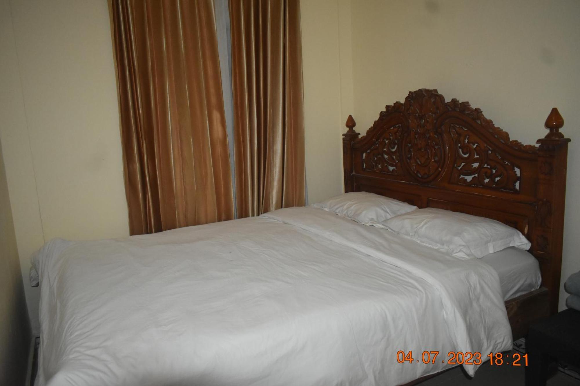 Four-G Home Stay & Komodo Tour Labuan Bajo Zewnętrze zdjęcie