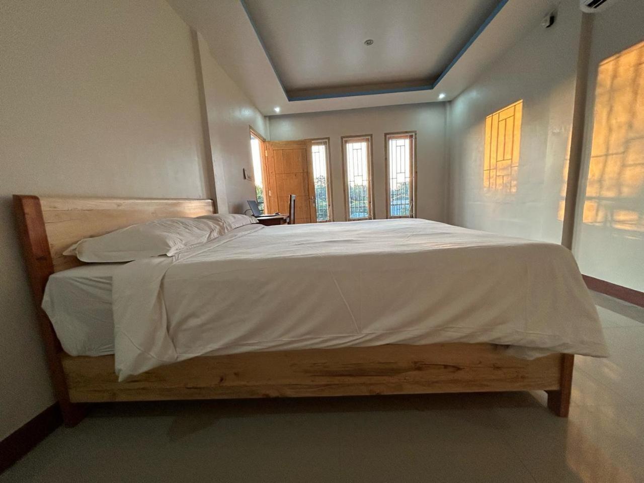 Four-G Home Stay & Komodo Tour Labuan Bajo Zewnętrze zdjęcie