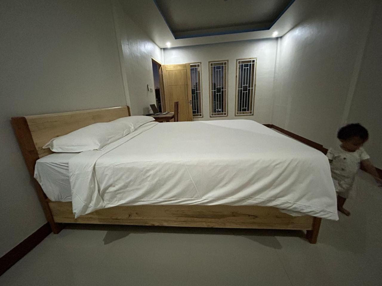 Four-G Home Stay & Komodo Tour Labuan Bajo Zewnętrze zdjęcie