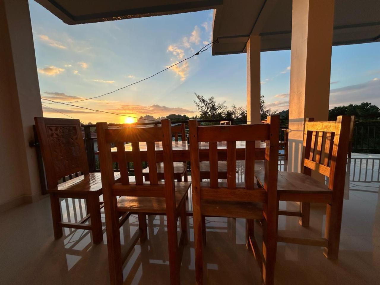 Four-G Home Stay & Komodo Tour Labuan Bajo Zewnętrze zdjęcie