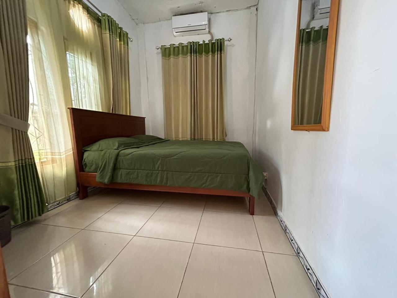 Four-G Home Stay & Komodo Tour Labuan Bajo Zewnętrze zdjęcie