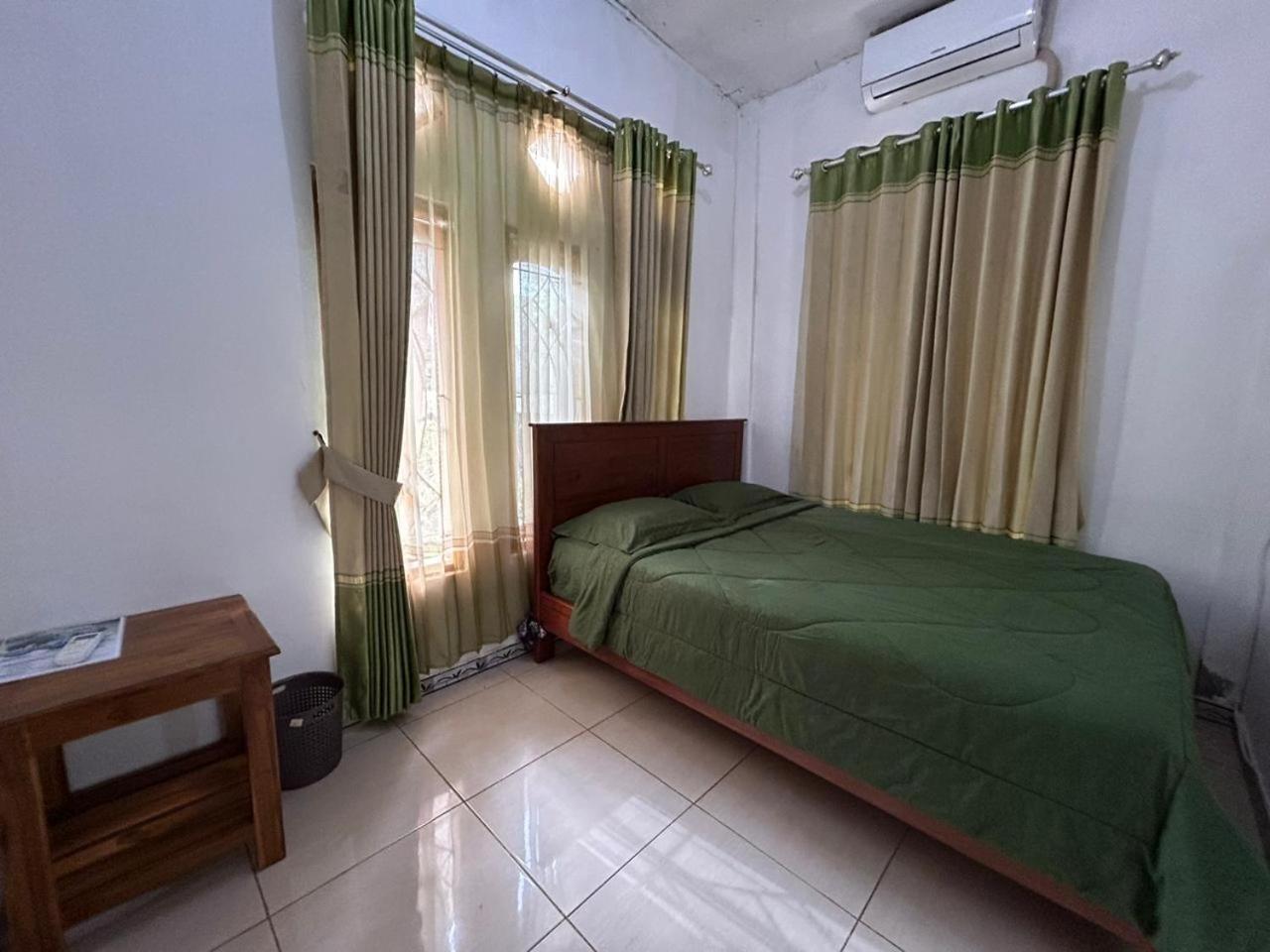 Four-G Home Stay & Komodo Tour Labuan Bajo Zewnętrze zdjęcie