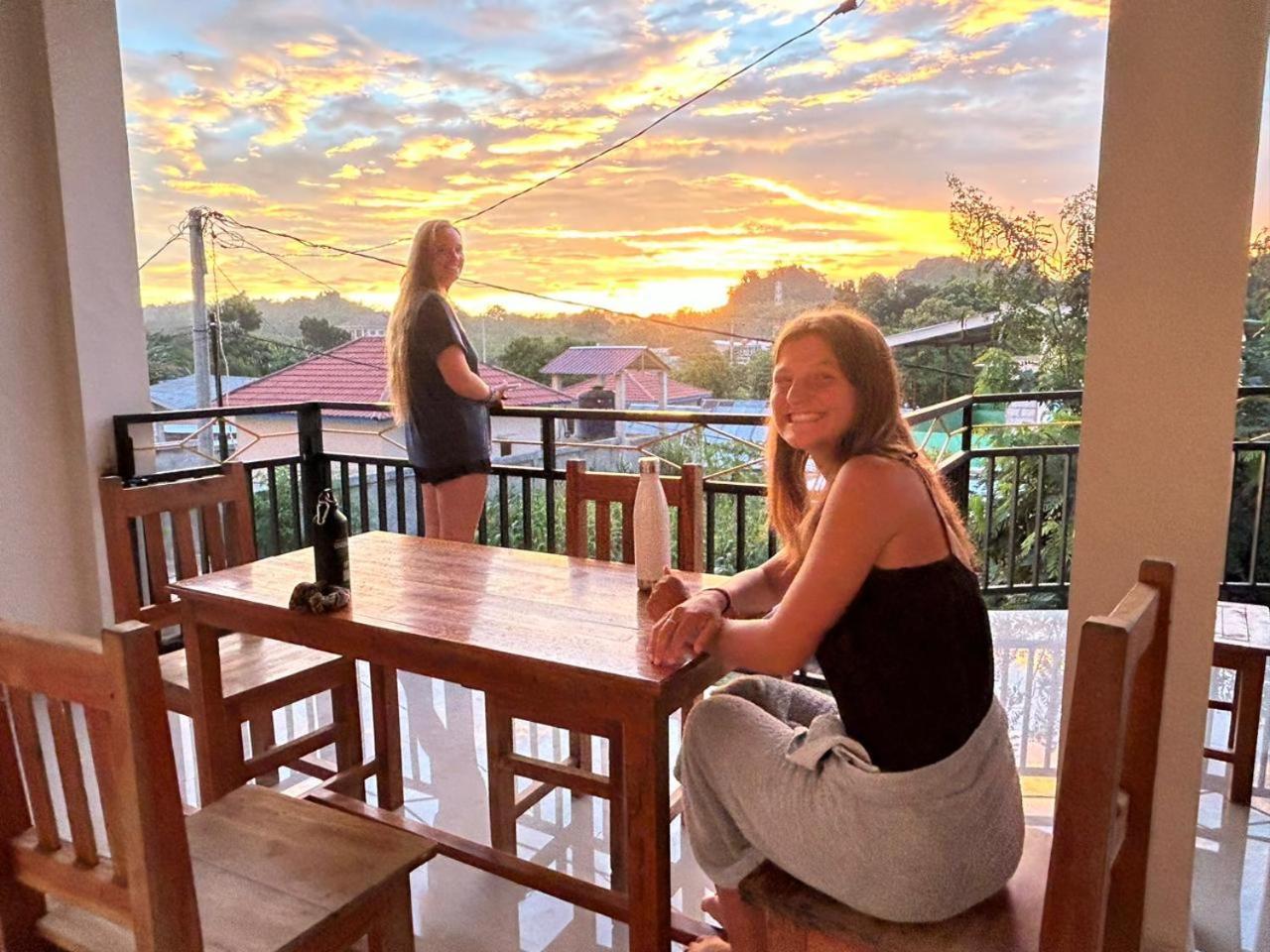 Four-G Home Stay & Komodo Tour Labuan Bajo Zewnętrze zdjęcie
